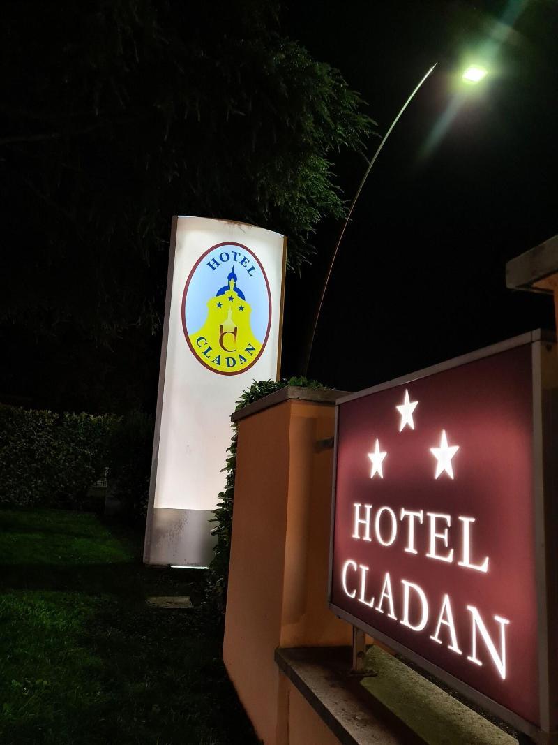 Hotel Cladan Assisi Exteriör bild