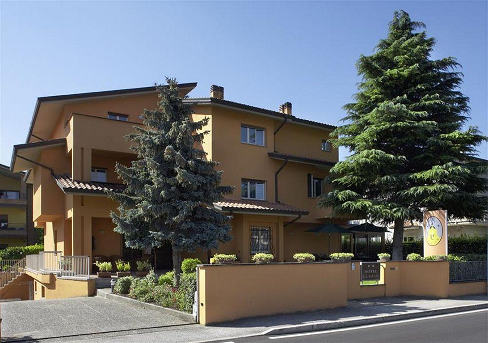 Hotel Cladan Assisi Exteriör bild